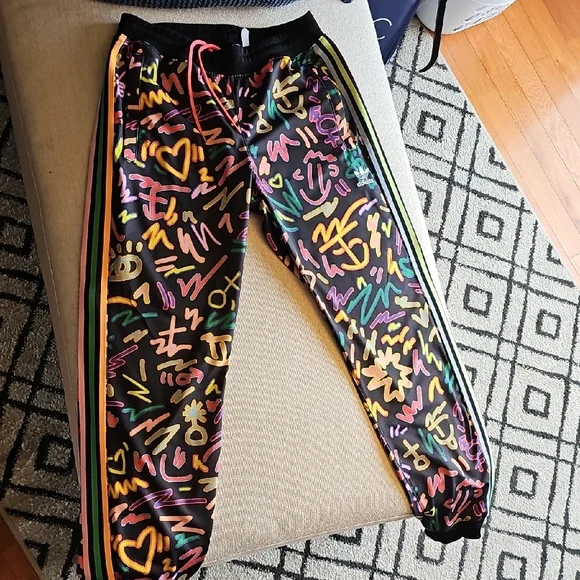 adidas Originals Vibrant Graphic Joggers - Picture 1 of 5